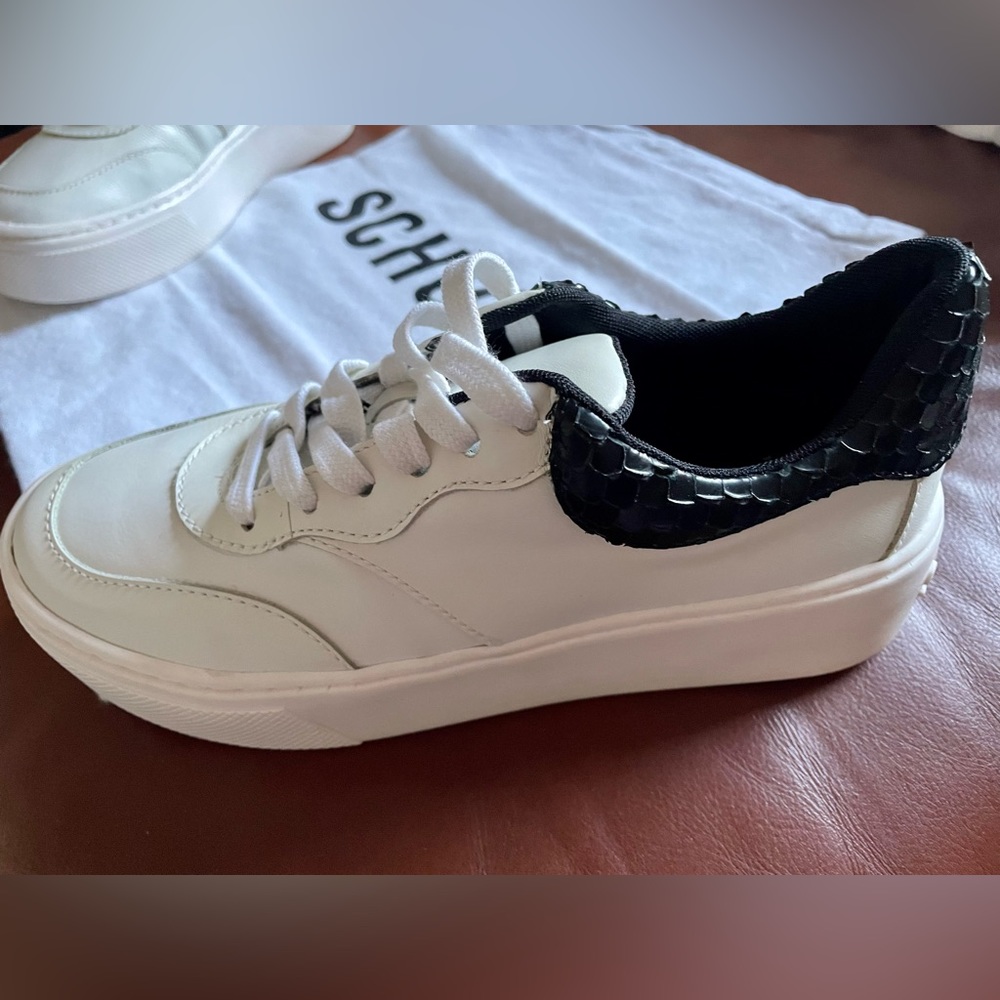 BNWT! SCHUTZ, OLIYAH, MULTIMATERIAL
NAPPA SNEAKERS, BRIGHT SNAKE, WHITE/BLACK 🖤🤍 - Picture 2 of 16